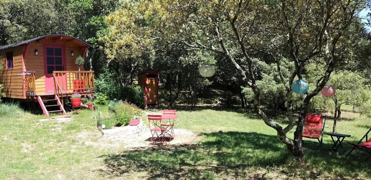 Roulotte Romantique Chauffee En Cevennes Monteils  Exterior photo