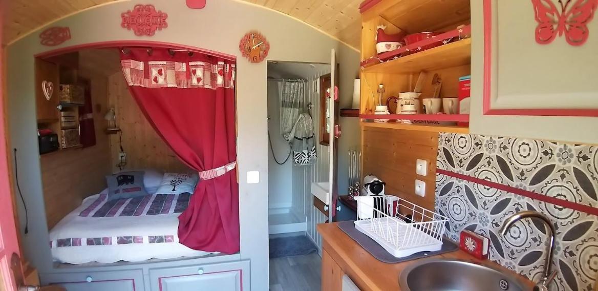Roulotte Romantique Chauffee En Cevennes Monteils  Exterior photo